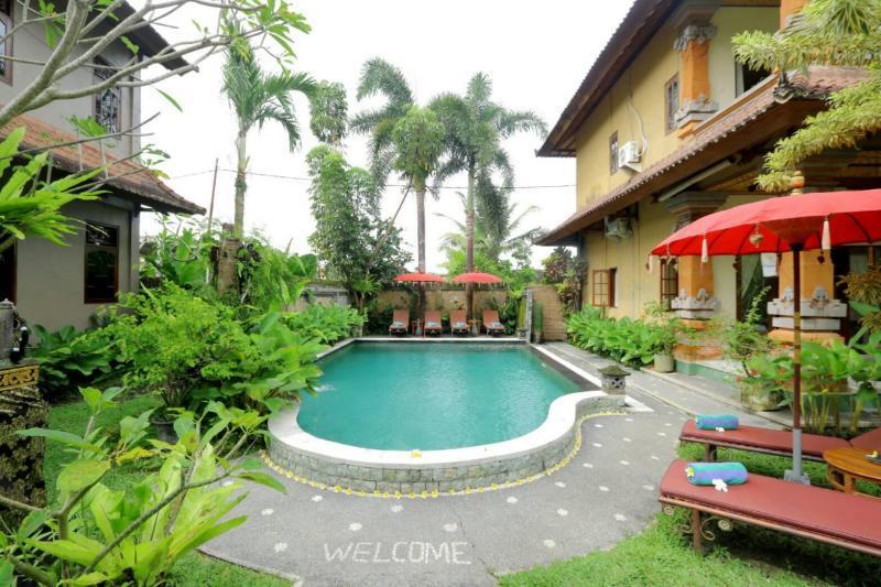 อูมา ซารี คอตเทจ Hotel อูบุด ภายนอก รูปภาพ