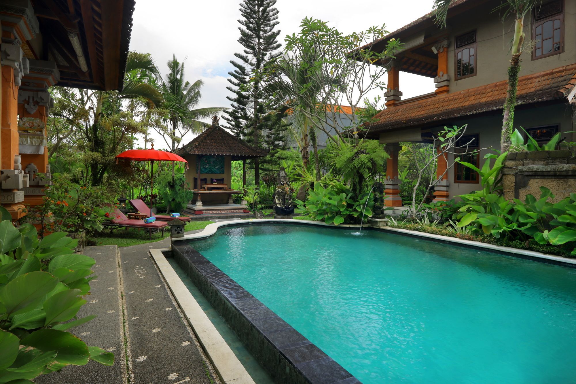 อูมา ซารี คอตเทจ Hotel อูบุด ภายนอก รูปภาพ
